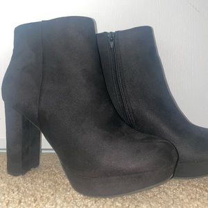 Black Dream Pairs Suede Booties